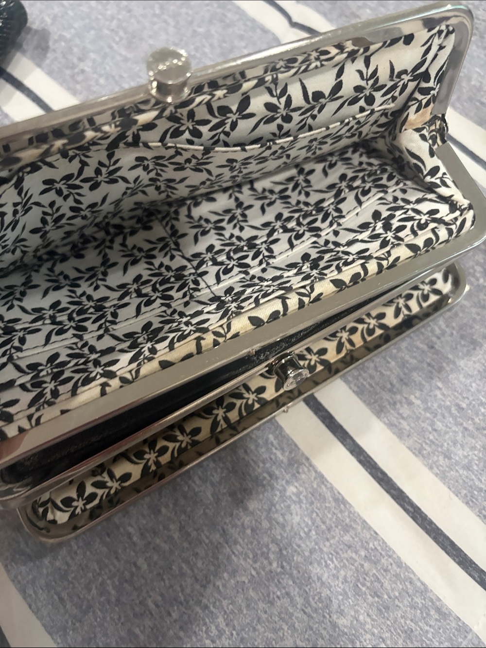 Hobo Lauren Wallet set - Picture 9 of 12